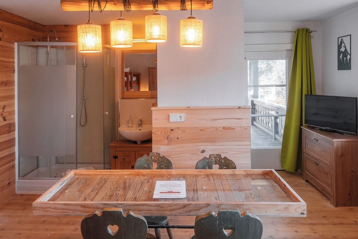 Quadruple Room, Multiple Beds, Non Smoking, Balcony | Individually decorated, individually furnished, WiFi, bed sheets