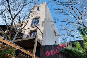 Fachada del alojamiento