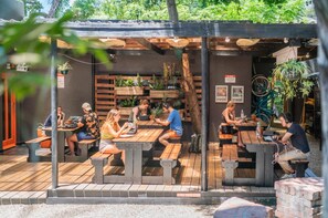 2 restaurants, breakfast served - Once In Cape Town (Cape Town)
