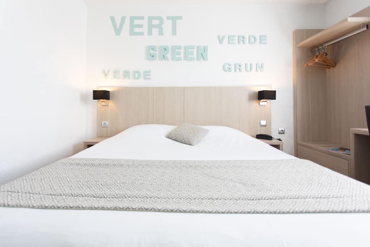 double room | 1 bedroom, premium bedding, desk, blackout curtains