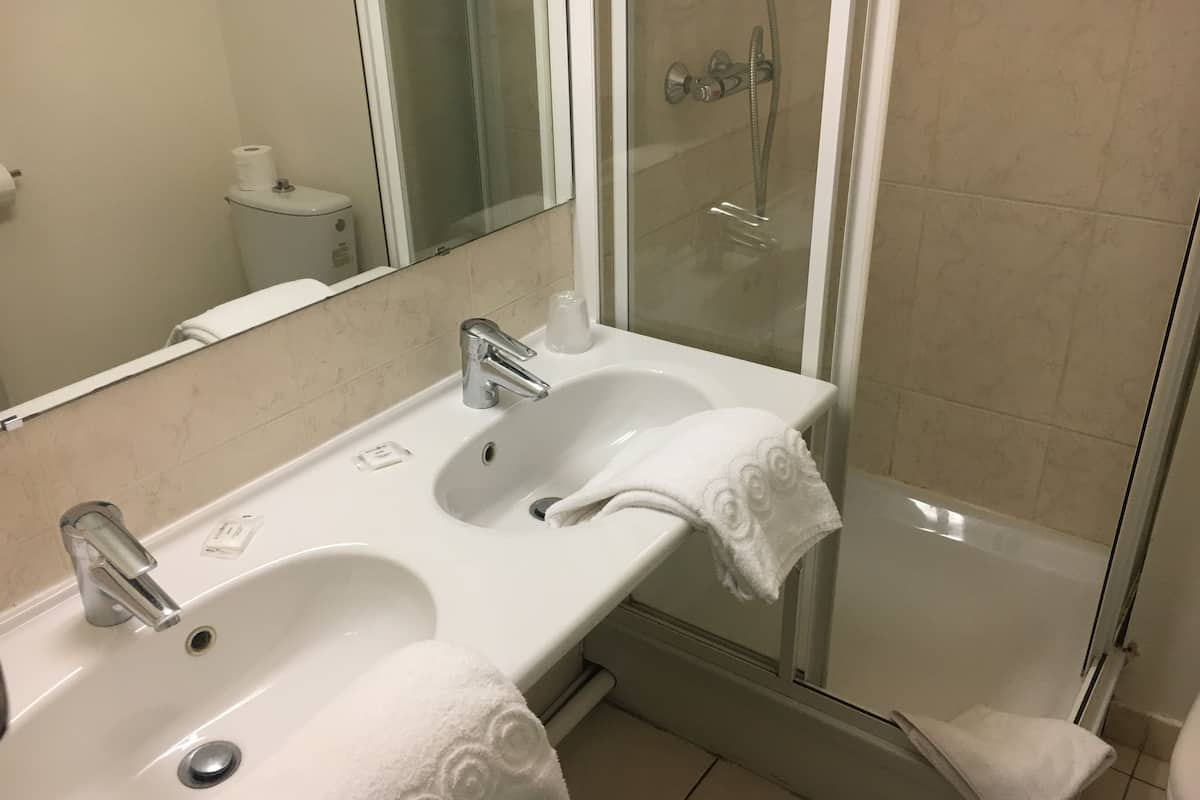 double room single use | 1 bedroom, premium bedding, desk, blackout curtains