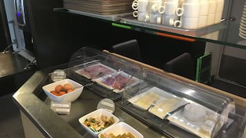 Desayuno buffet todos los días (EUR 11 por persona)