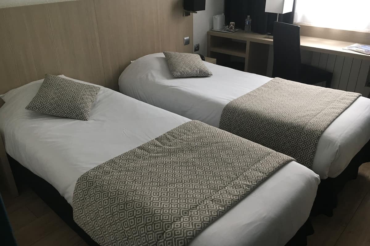 twin room | 1 bedroom, premium bedding, desk, blackout curtains