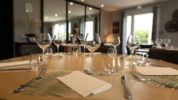 Ze serveren er ontbijt, lunch en diner
