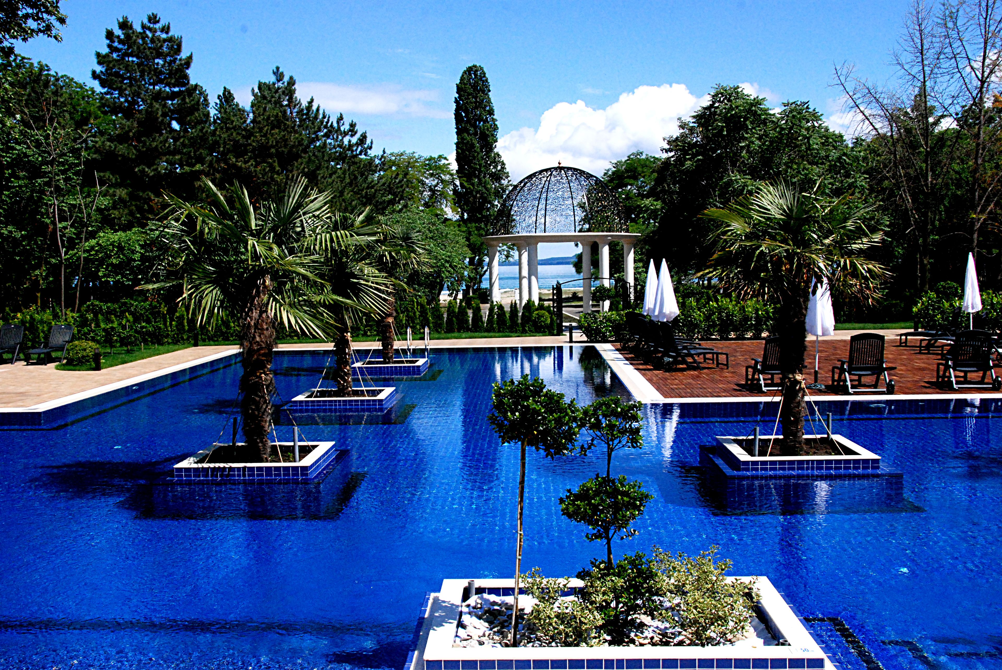 Indoor pool, outdoor pool