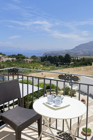 Executive Double Room, Sea View | Minibar, in-room safe, desk, soundproofing - Baglio dello Zingaro (Castellammare del Golfo)