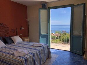 Superior Double Room | Minibar, in-room safe, desk, soundproofing - Baglio dello Zingaro (Castellammare del Golfo)