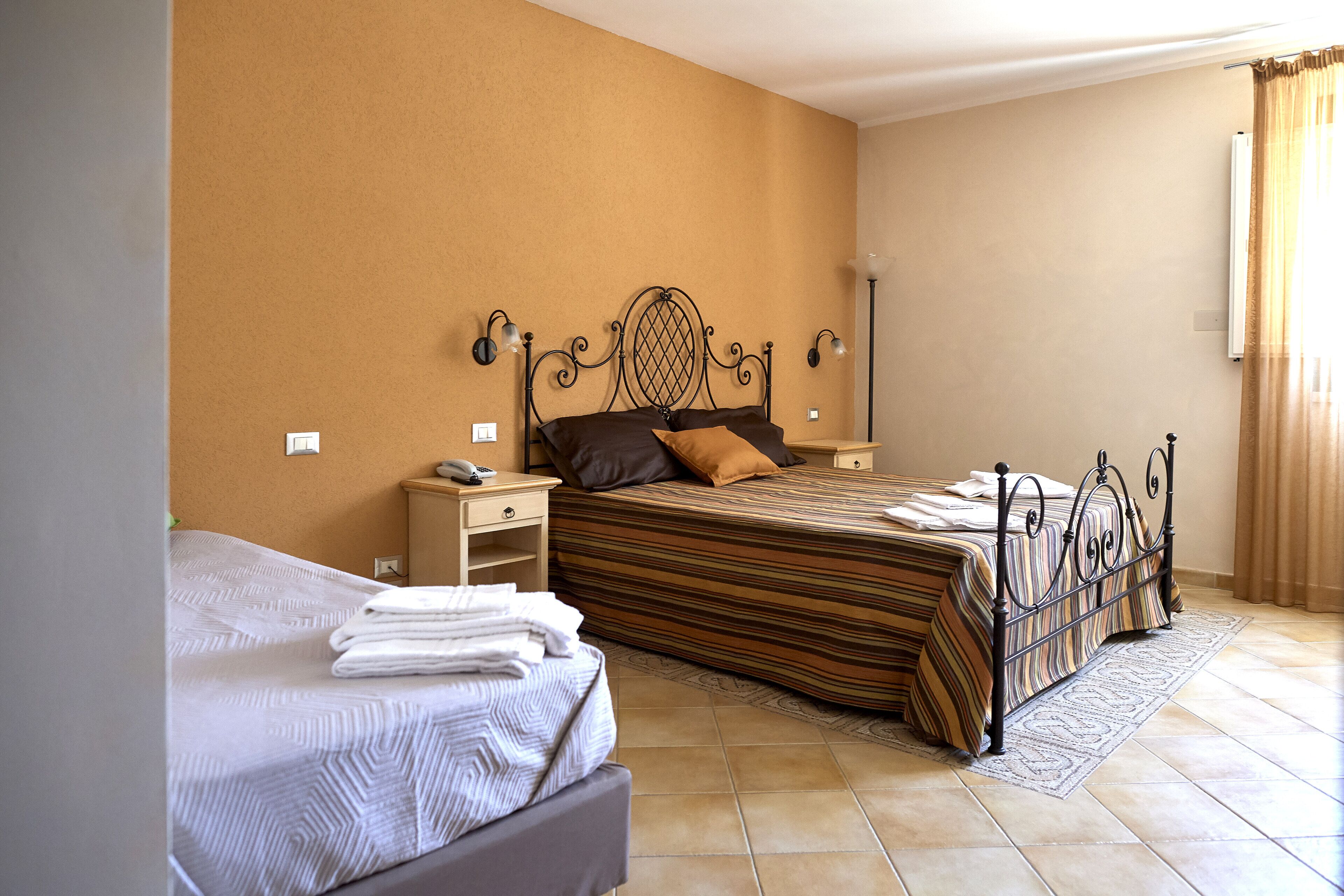 quadruple room | minibar, in-room safe, desk, soundproofing