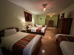Family Room, Multiple Beds, Balcony, City View | 1 bedroom, in-room safe, iron/ironing board, free WiFi - Mia Leticia B&B. (Quito)
