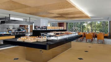 Frokost, lunsj og middag serveres