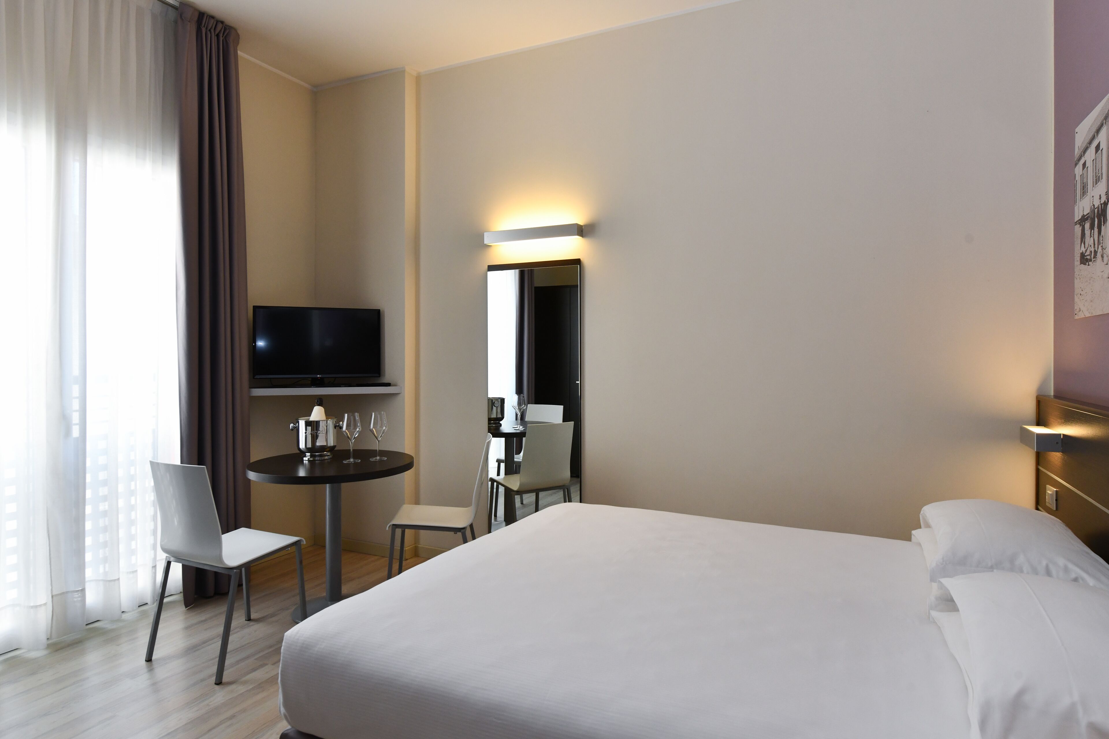 studio (no beach access included) | minibar, in-room safe, desk, blackout curtains