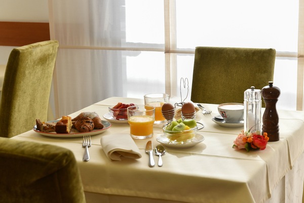 Free daily continental breakfast