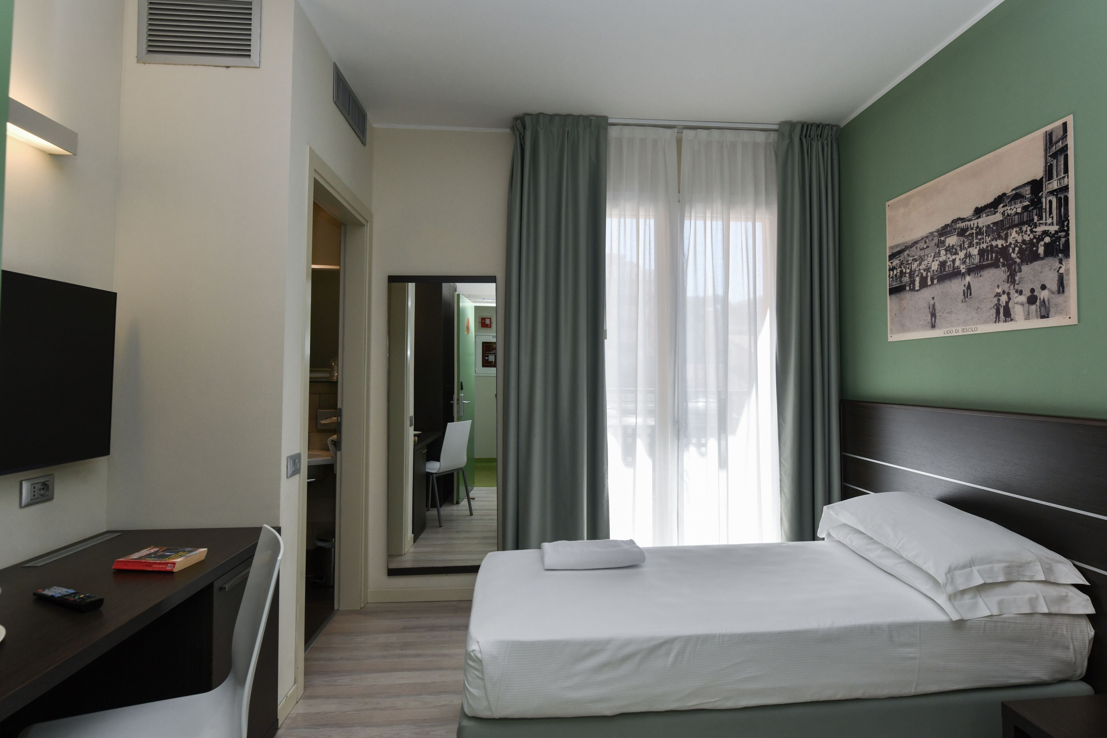 single room (no beach access included) | minibar, in-room safe, desk, blackout curtains