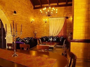 In-room safe, desk, soundproofing, iron/ironing board