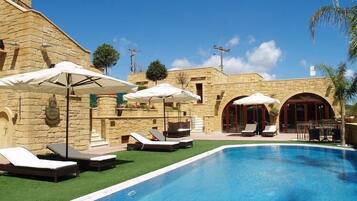 Outdoor pool, sun loungers