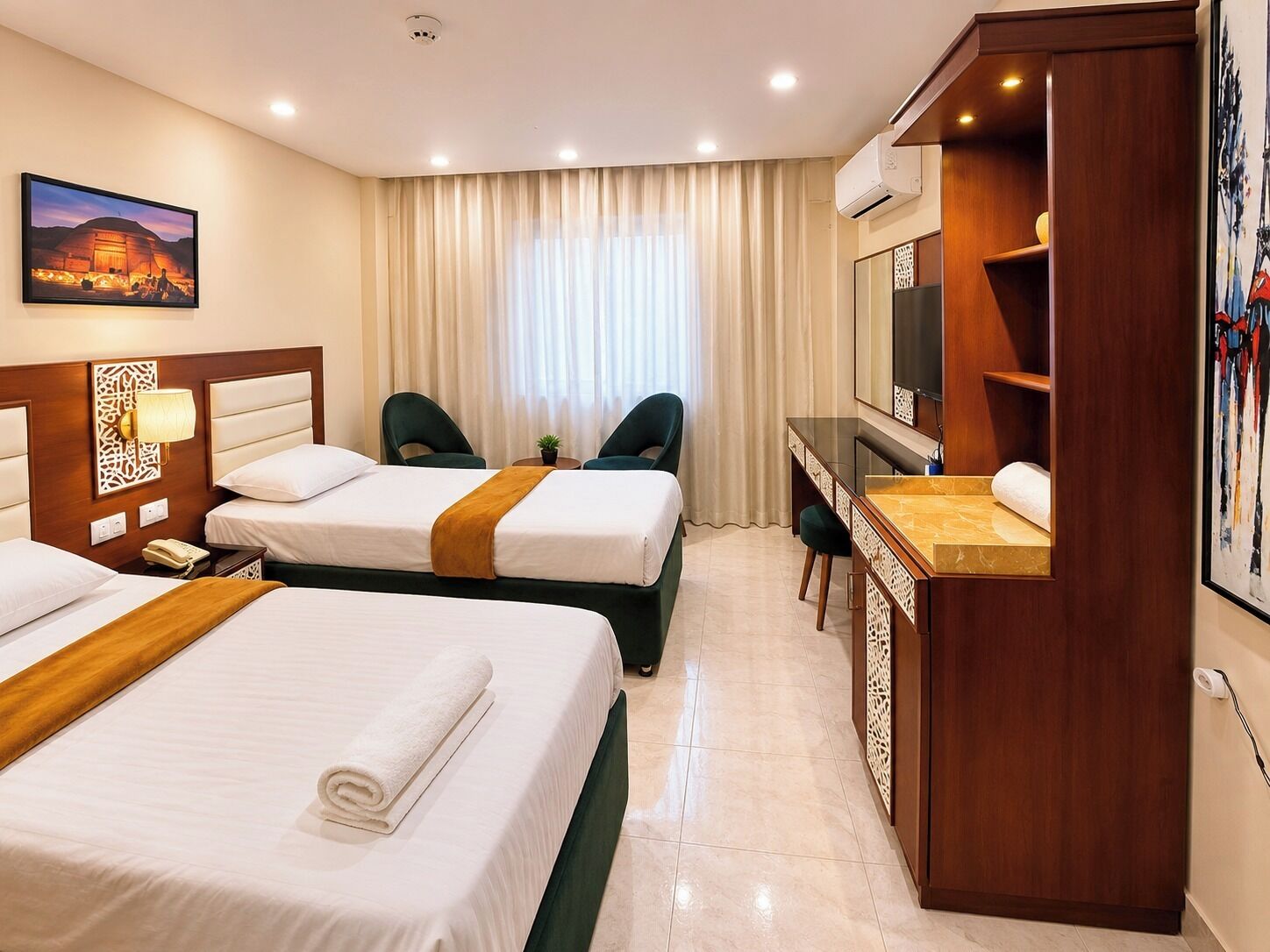 Premium bedding, minibar, blackout curtains, free WiFi