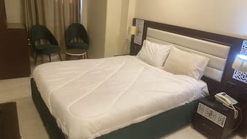 Hochwertige Bettwaren, Minibar, VerdunkelungsvorhÀnge, Zustellbetten