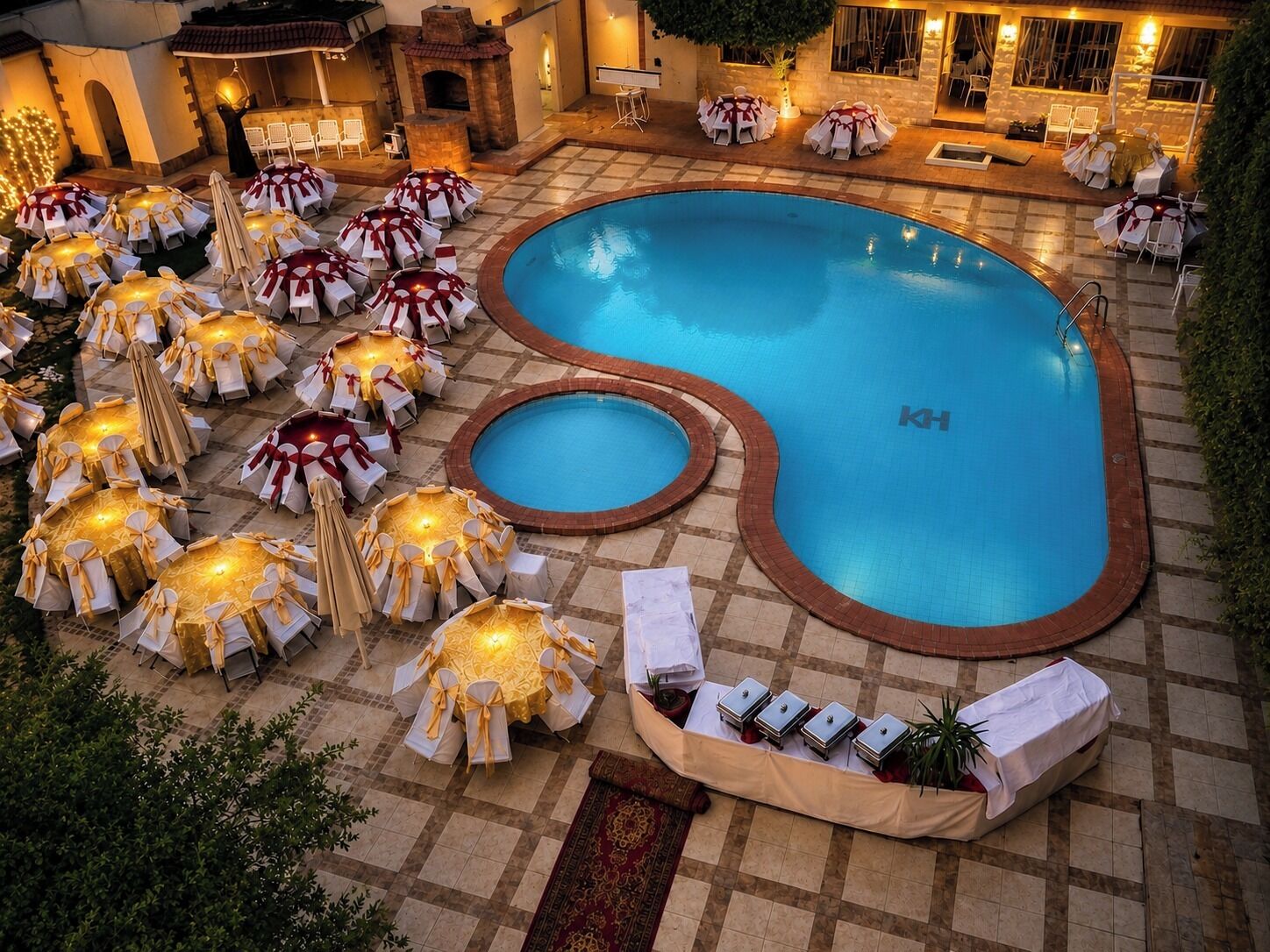 Outdoor pool, pool loungers