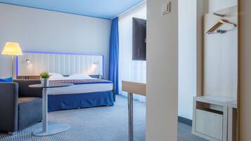 Superior-Zimmer | Zimmersafe, Schreibtisch, laptopgeeigneter Arbeitsplatz