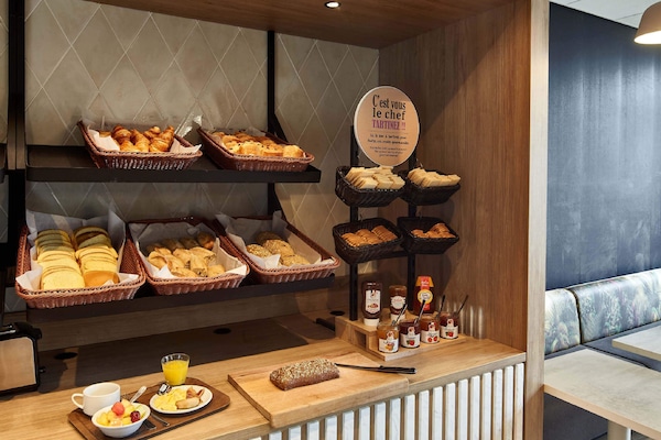 Daily buffet breakfast for a fee