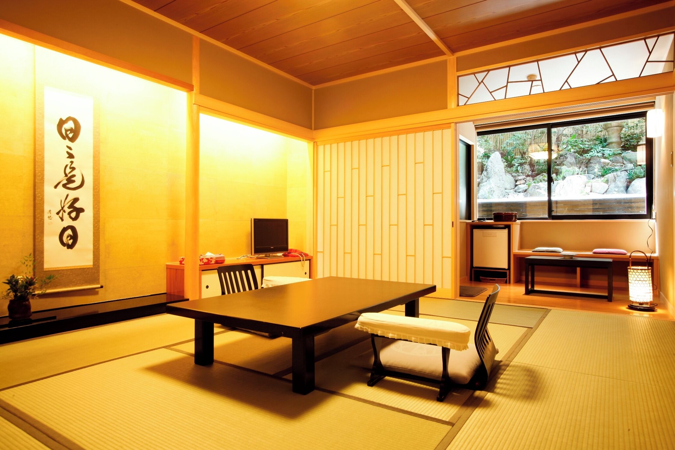 Habitación tradicional, para no fumadores, vista a la montaña (Japanese Style, with Hinoki bath) | Caja de seguridad en la habitación y wifi gratis 