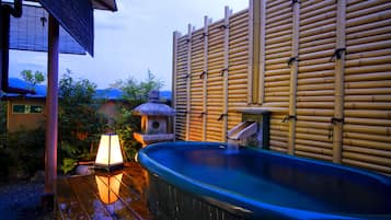 Habitación tradicional, no fumadores, vistas al río (Japanese Style, open-air bath) | Caja fuerte y wifi gratis