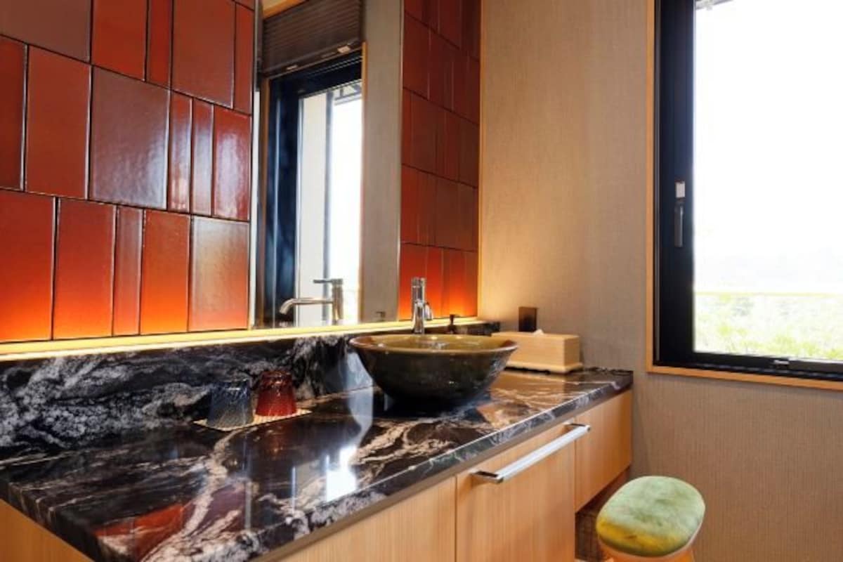 Phòng tắm | Buồng tắm vòi sen, đồ dùng nhà tắm miễn phí, máy sấy tóc