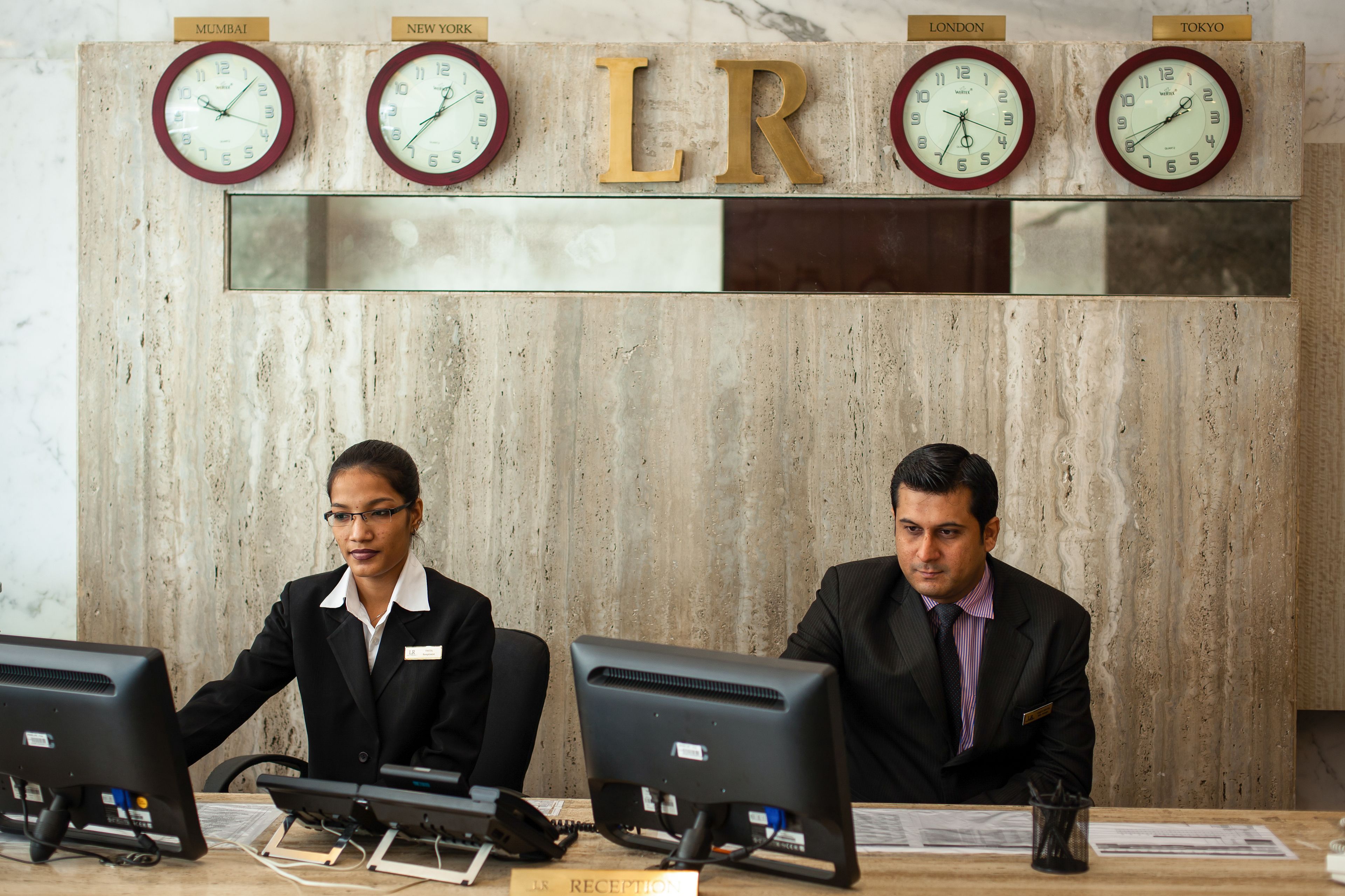Check-in/check-out kiosk