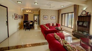 Six Bedroom Executive Apartment | Iron/ironing board, free WiFi, bed sheets - Lalco Residency (Mumbai)