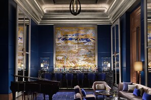Bar (on property) - The St. Regis Osaka (Osaka)