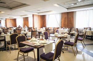 Desayuno buffet incluido todos los días 