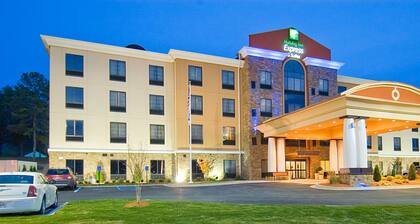 Holiday Inn Express Hotel & Suites Fulton by IHG