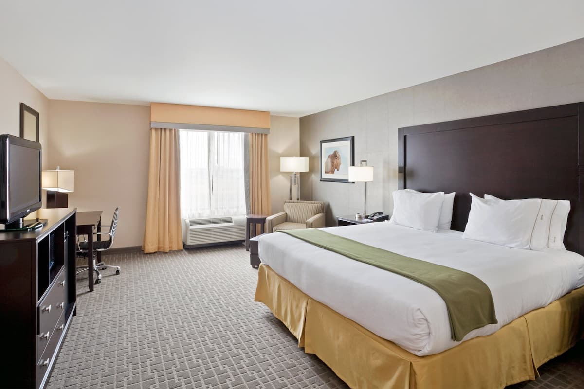 In-room safe, desk, iron/ironing board, free WiFi