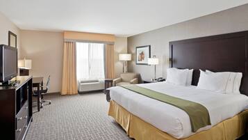 Brankas, meja kerja, setrika/meja setrika, dan Wi-Fi gratis