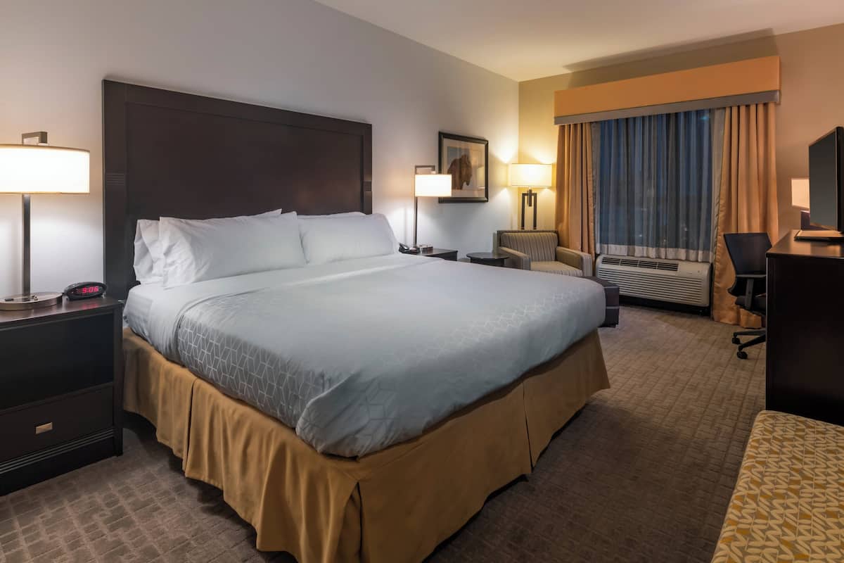 In-room safe, desk, iron/ironing board, free WiFi