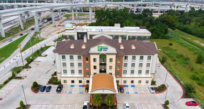 Holiday Inn Express & Suites Houston South near Pearland by IHG