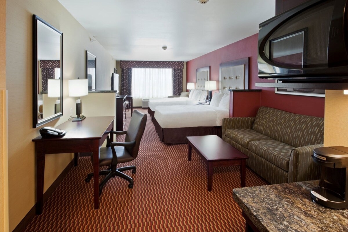 In-room safe, desk, laptop workspace, iron/ironing board