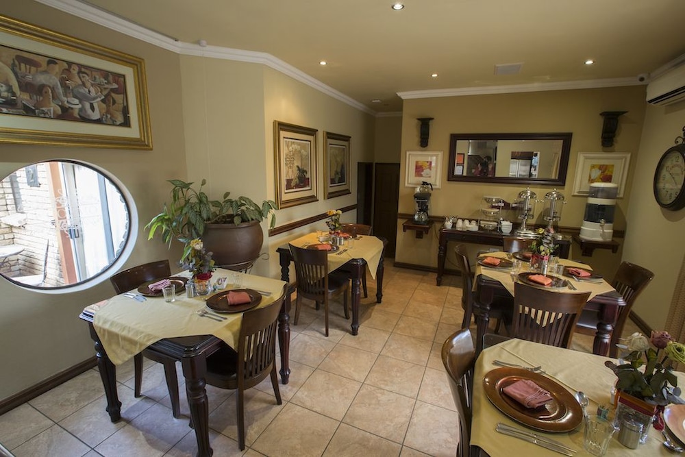 Le Cozmo Guesthouse by null