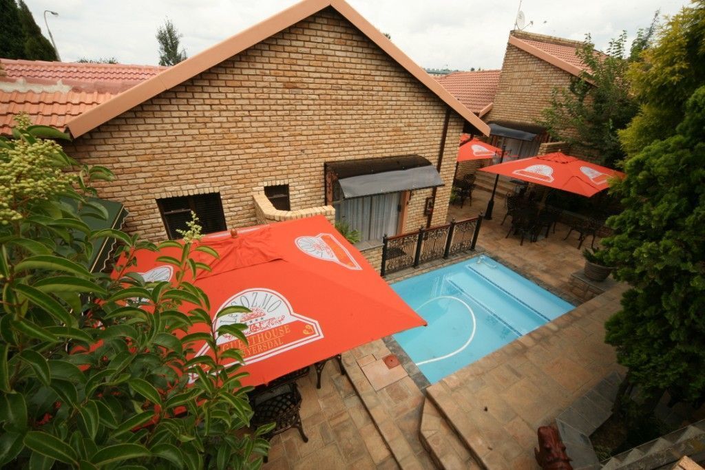 Outdoor pool, open 8 AM to 8 PM, sun loungers