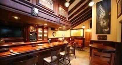 Le Cozmo Guest House