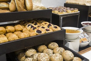 Daily buffet breakfast (AED 83 per person)