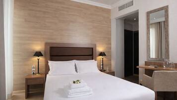 Egyptian cotton sheets, premium bedding, in-room safe