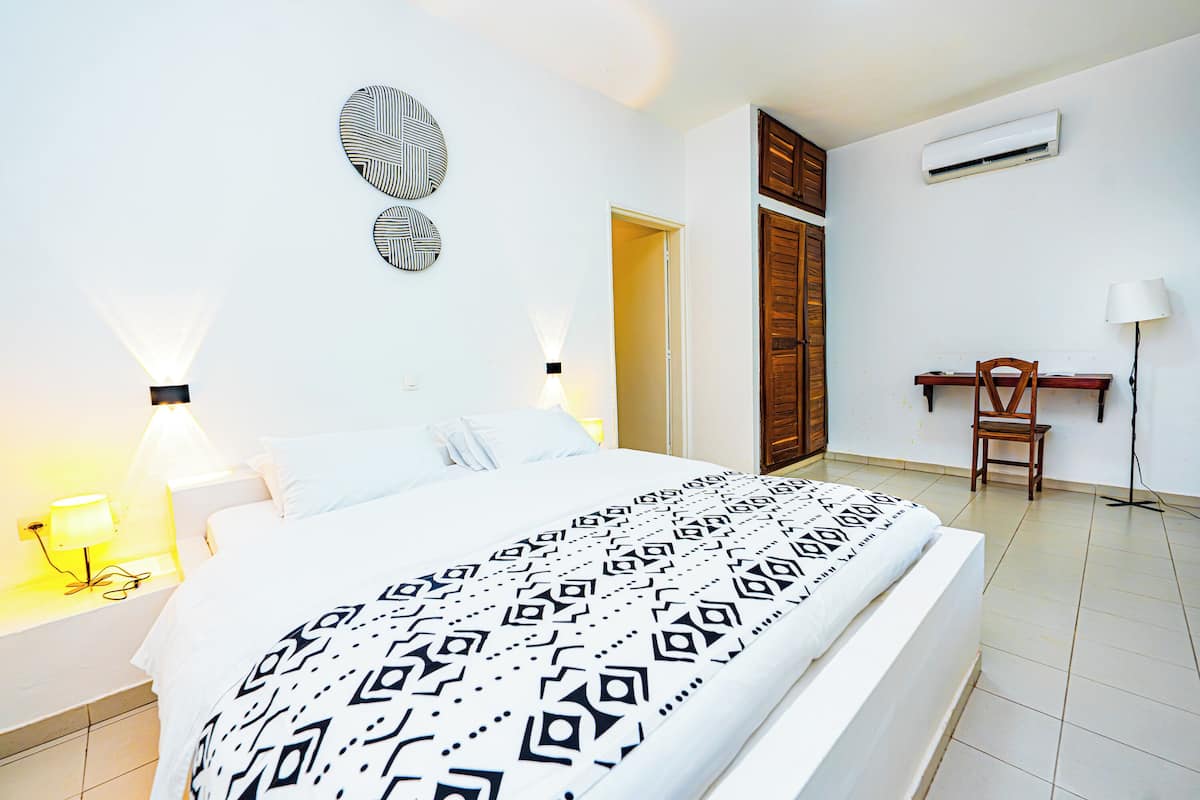 Caja de seguridad en la habitación y cunas gratuitas