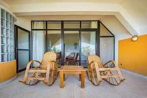 Suite Supérieure, vue fleuve | Terrasse/Patio