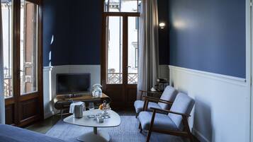 Chambre Double, vue ville | Coin séjour