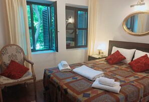 Ropa de cama de alta calidad, escritorio, sistema de insonorización