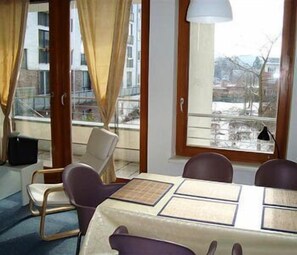 Appartement (for 3 persons) | Restauration dans la chambre