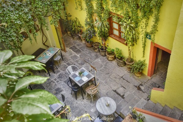 Terrace/patio - Hotel Casa del Callejon (Puebla)