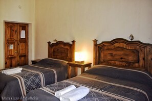 Double Deluxe | Individually decorated, individually furnished, desk, blackout drapes - Hotel Casa del Callejon (Puebla)