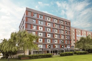 المنشأة من الخارج